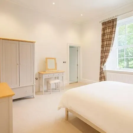 7-bed Manor - Contractors & Group Penrith