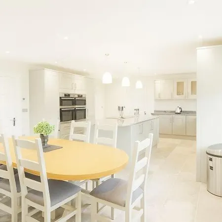 Apartamento 7-bed Manor - Contractors & Group