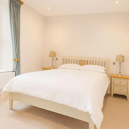 7-bed Manor - Contractors & Group Penrith